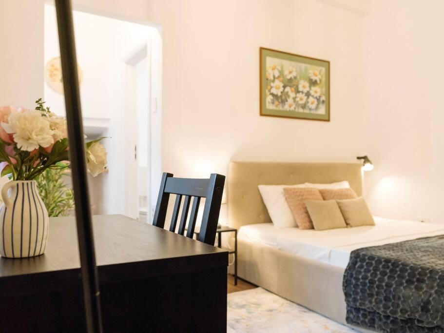 Cozy Studio Next To House Of Parliament Bukarest Exterior foto